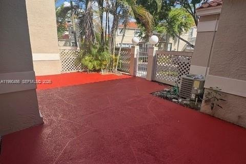 Townhouse in Cooper City, Florida 3 bedrooms, 154.78 sq.m. № 2057901 - photo 2