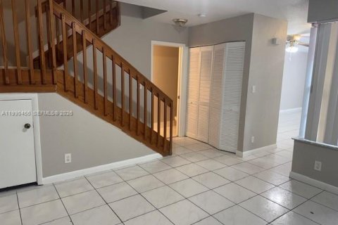 Townhouse in Cooper City, Florida 3 bedrooms, 154.78 sq.m. № 2057901 - photo 11