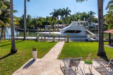 Casa en venta en Miami, Florida, 3 dormitorios, 265.7 m2 № 1735688 - foto 3