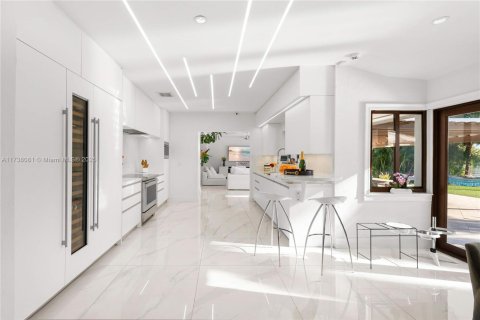 Casa en venta en Miami, Florida, 3 dormitorios, 265.7 m2 № 1735688 - foto 12