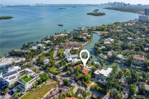 Casa en venta en Miami, Florida, 3 dormitorios, 265.7 m2 № 1735688 - foto 27