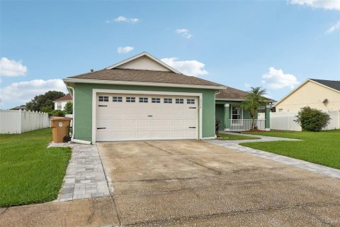 Villa ou maison à vendre à Kissimmee, Floride: 3 chambres, 124.58 m2 № 2415434 - photo 2