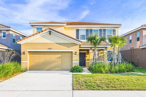 House in Davenport, Florida 5 bedrooms, 273.32 sq.m. № 1858229 - photo 1