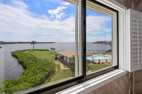 Condominio en venta en Port Richey, Florida, 2 dormitorios, 115.76 m2 № 2342513 - foto 23