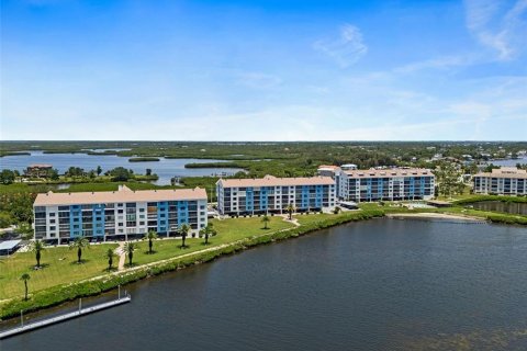 Condominio en Port Richey, Florida, 2 dormitorios  № 2342513