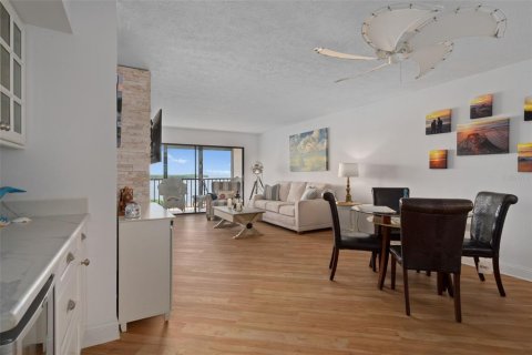 Condominio en venta en Port Richey, Florida, 2 dormitorios, 115.76 m2 № 2342513 - foto 13