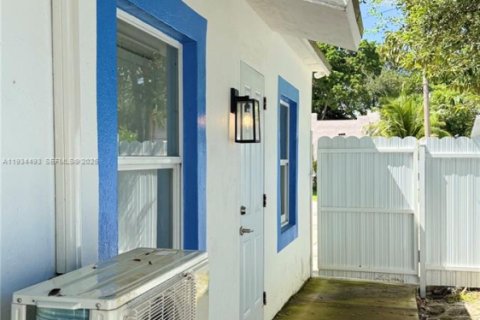 Снять в аренду виллу или дом в Майами, Флорида 1 спальня, 97.18м2, № 1992497 - фото 21