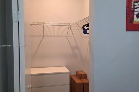 Condo in Doral, Florida, 3 bedrooms in LANDMARK  № 2058468 - photo 23