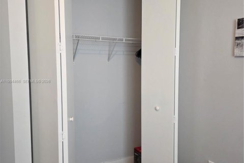 Condo in Doral, Florida, 3 bedrooms in LANDMARK  № 2058468 - photo 20