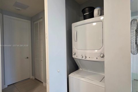 Condo in Doral, Florida, 3 bedrooms in LANDMARK  № 2058468 - photo 17