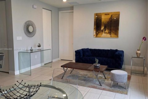 Condo in Doral, Florida, 3 bedrooms in LANDMARK  № 2058468 - photo 5