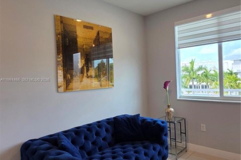 Condo in Doral, Florida, 3 bedrooms in LANDMARK  № 2058468
