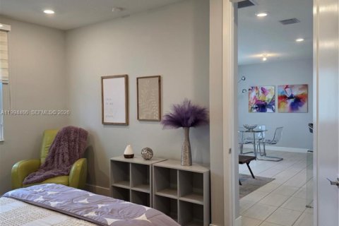 Condo in Doral, Florida, 3 bedrooms in LANDMARK  № 2058468 - photo 10