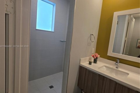 Condo in Doral, Florida, 3 bedrooms in LANDMARK  № 2058468 - photo 15