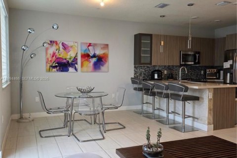 Condo in Doral, Florida, 3 bedrooms in LANDMARK  № 2058468 - photo 7