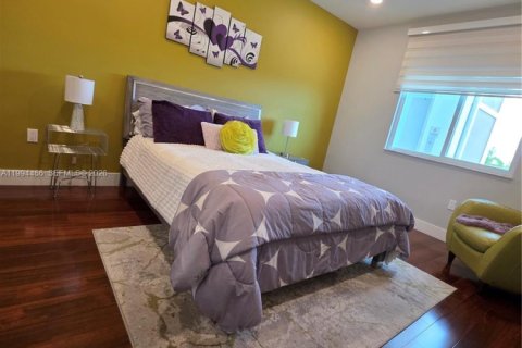 Condo in Doral, Florida, 3 bedrooms in LANDMARK  № 2058468 - photo 11