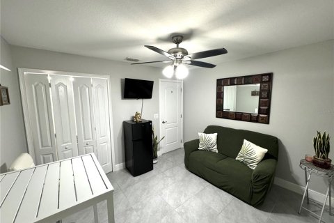 Villa ou maison à louer à Kissimmee, Floride: 2 chambres, 83.61 m2 № 1767873 - photo 12