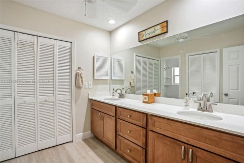 Condominio en venta en Stuart, Florida, 2 dormitorios, 127.28 m2 № 1738475 - foto 21