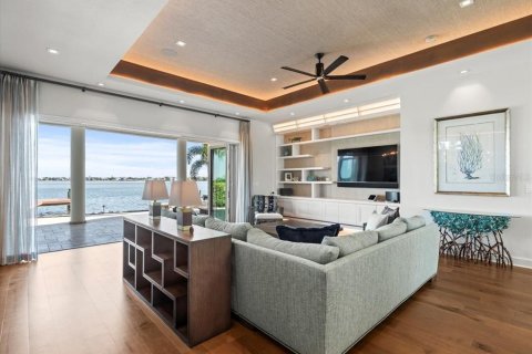 Casa en venta en Saint Petersburg, Florida, 4 dormitorios, 374.21 m2 № 1570062 - foto 16