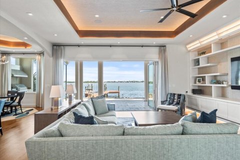 Casa en venta en Saint Petersburg, Florida, 4 dormitorios, 374.21 m2 № 1570062 - foto 15