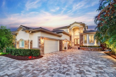 Casa en venta en Saint Petersburg, Florida, 4 dormitorios, 374.21 m2 № 1570062 - foto 2
