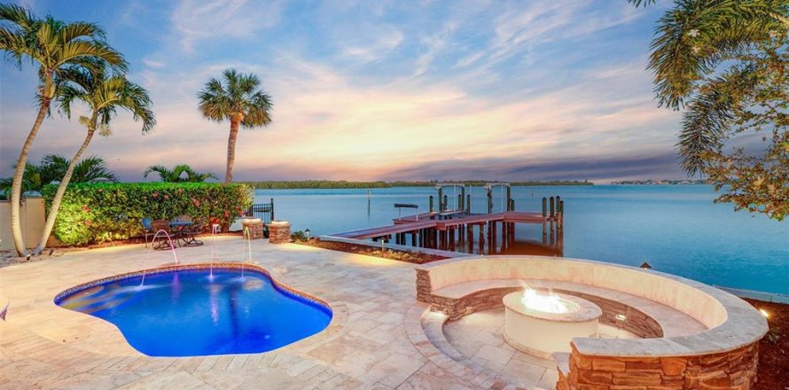 Casa en Saint Petersburg, Florida 4 dormitorios, 374.21 m2 № 1570062