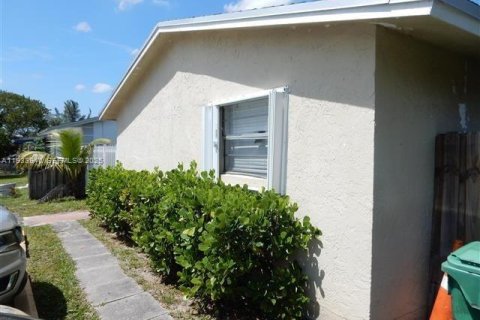 Propiedad comercial en venta en Fort Lauderdale, Florida, 116.13 m2 № 1992249 - foto 8