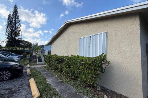 Propiedad comercial en venta en Fort Lauderdale, Florida, 116.13 m2 № 1992249 - foto 7