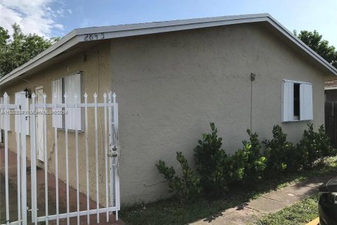 Propiedad comercial en venta en Fort Lauderdale, Florida, 116.13 m2 № 1992249 - foto 1