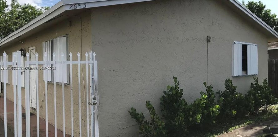 Propiedad comercial en Fort Lauderdale, Florida 116.13 m2 № 1992249