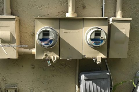 Propiedad comercial en venta en Fort Lauderdale, Florida, 116.13 m2 № 1992249 - foto 6