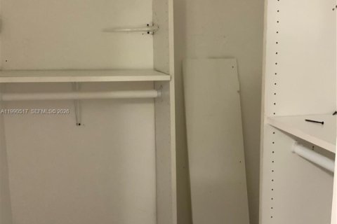 Casa en venta en Miami Gardens, Florida, 3 dormitorios, 188.87 m2 № 2055577 - foto 18