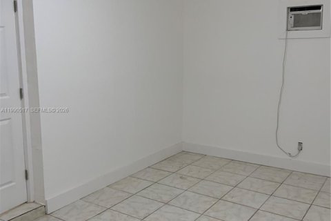 Casa en venta en Miami Gardens, Florida, 3 dormitorios, 188.87 m2 № 2055577 - foto 8