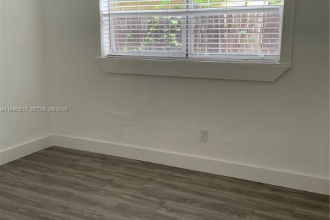 Casa en venta en Miami Gardens, Florida, 3 dormitorios, 188.87 m2 № 2055577 - foto 16