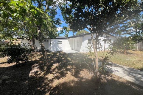 Casa en venta en Miami Gardens, Florida, 3 dormitorios, 188.87 m2 № 2055577 - foto 22