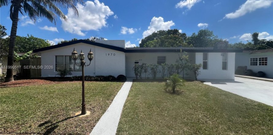 Casa en Miami Gardens, Florida 3 dormitorios, 188.87 m2 № 2055577