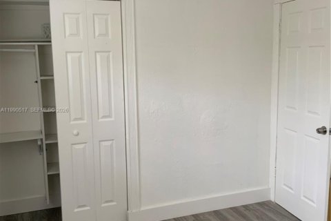 Casa en venta en Miami Gardens, Florida, 3 dormitorios, 188.87 m2 № 2055577 - foto 17