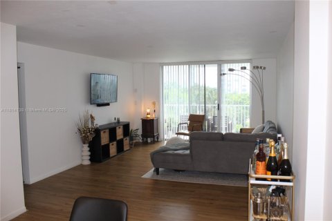 Condo in Aventura, Florida, 2 bedrooms  № 1780174 - photo 7