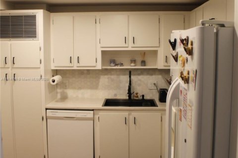 Condo in Aventura, Florida, 2 bedrooms  № 1780174 - photo 10