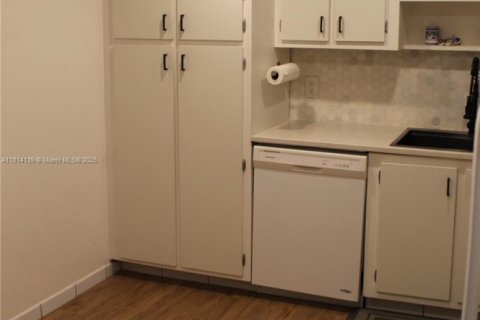 Condo in Aventura, Florida, 2 bedrooms  № 1780174 - photo 11