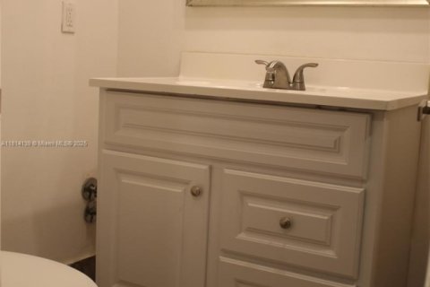 Condo in Aventura, Florida, 2 bedrooms  № 1780174 - photo 18