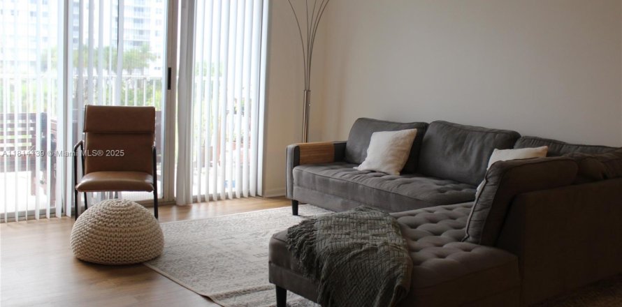 Condo in Aventura, Florida, 2 bedrooms № 1780174