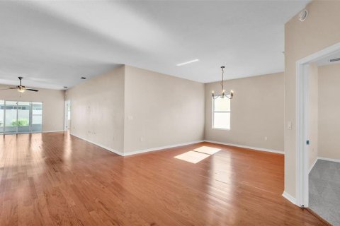 House in Lakeland, Florida 5 bedrooms, 265.33 sq.m. № 1804107 - photo 8