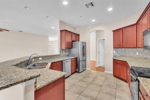 House in Lakeland, Florida 5 bedrooms, 265.33 sq.m. № 1804107 - photo 22