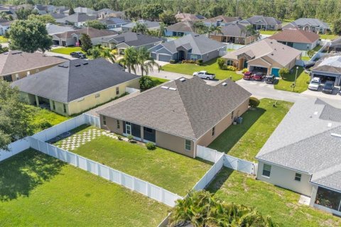 House in Lakeland, Florida 5 bedrooms, 265.33 sq.m. № 1804107 - photo 6