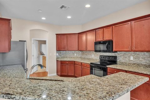 House in Lakeland, Florida 5 bedrooms, 265.33 sq.m. № 1804107 - photo 21
