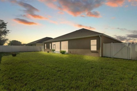 House in Lakeland, Florida 5 bedrooms, 265.33 sq.m. № 1804107 - photo 2