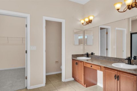 House in Lakeland, Florida 5 bedrooms, 265.33 sq.m. № 1804107 - photo 30