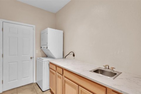 House in Lakeland, Florida 5 bedrooms, 265.33 sq.m. № 1804107 - photo 26