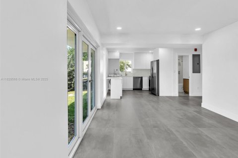 Immobilier commercial à vendre à North Miami, Floride № 1814440 - photo 2